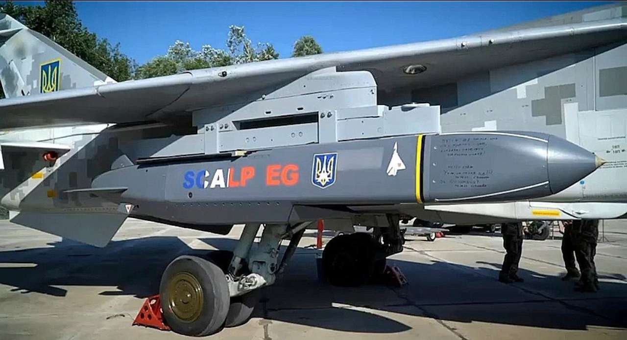 У Франції анонсували створення коаліції далекобійної зброї для України