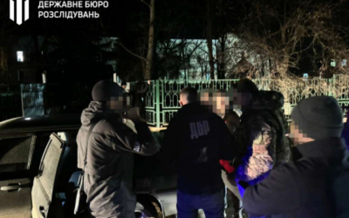 Працівнику військкомату Одеської області та правоохоронцю світить увʼязнення на 5 років