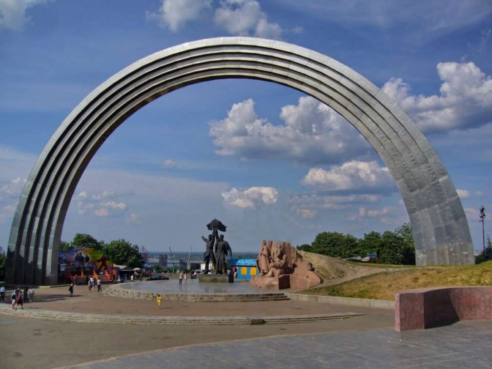 Арку дружбы народов в Киеве можно демонтировать/Фото: my-kiev.com Можно демонтировать: Минкульт лишил Арку дружбы народов в Киеве статуса памятника