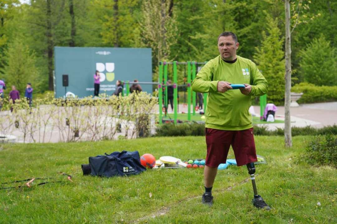 Ветеран Олег Андрієнко: з протезом за кермом та на велосипеді