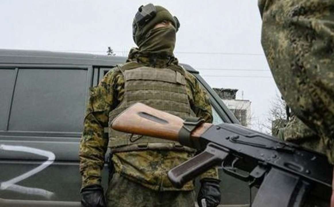 Россияне пытаются истребить украинскую культуру на ВОТ россияне