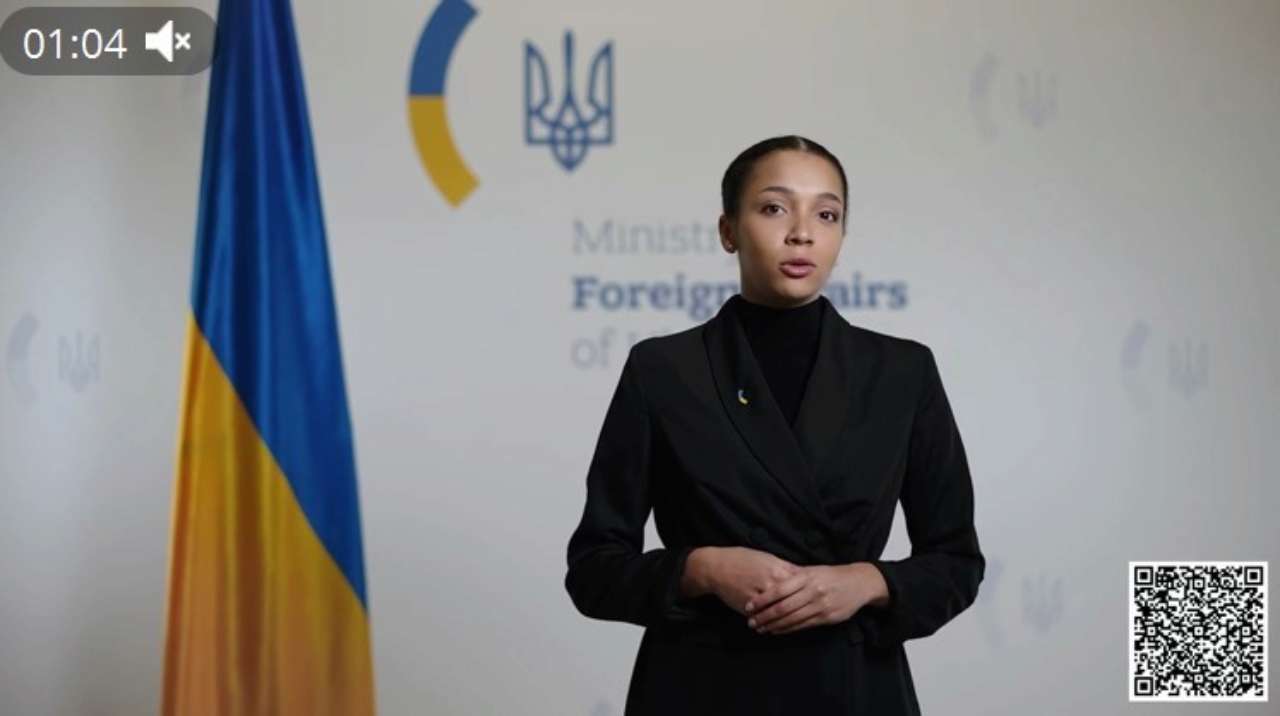 Комментарий консульской представительницы Виктории Ши по поводу ДТП в Польше Комментарий консульской представительницы Виктории Ши по поводу ДТП в Польше