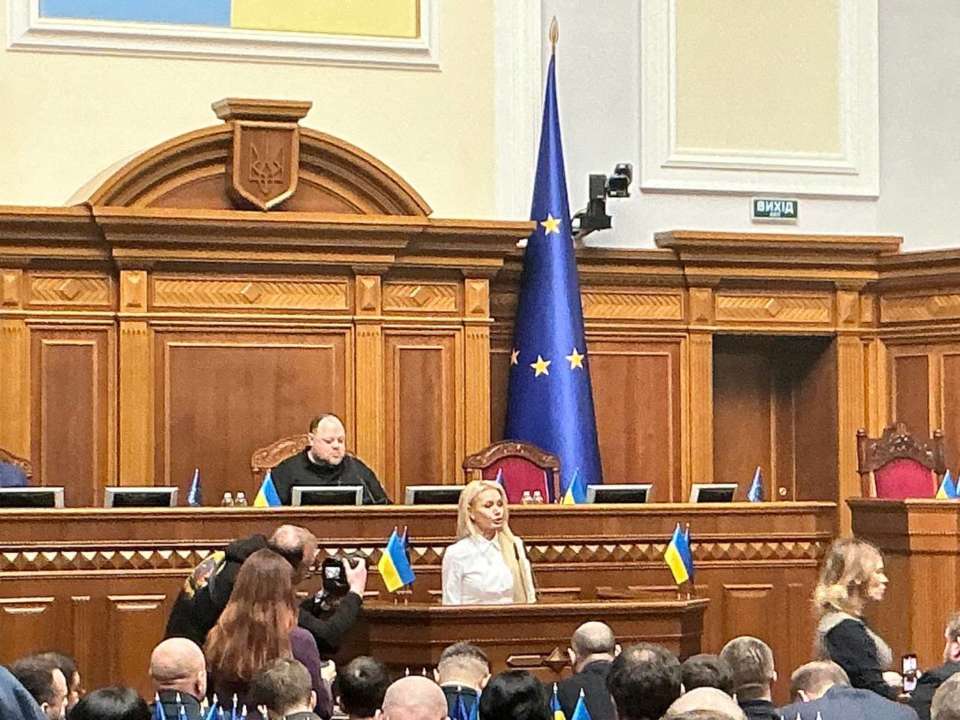 Кормышкина, в отличие от многих, лично выступила с трибуны перед сложением мандата