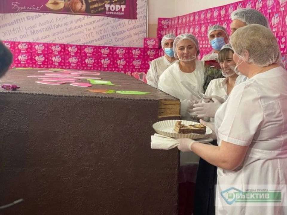 Можна нагодувати півміста: харківські кондитери зробили рекордний батончик