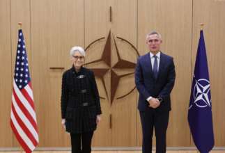Столтенберг и Шерман обсудили предстоящее заседание совета РФ-НАТО/Фото:Wendy R. Sherman for Twitter Столтенберг и Шерман