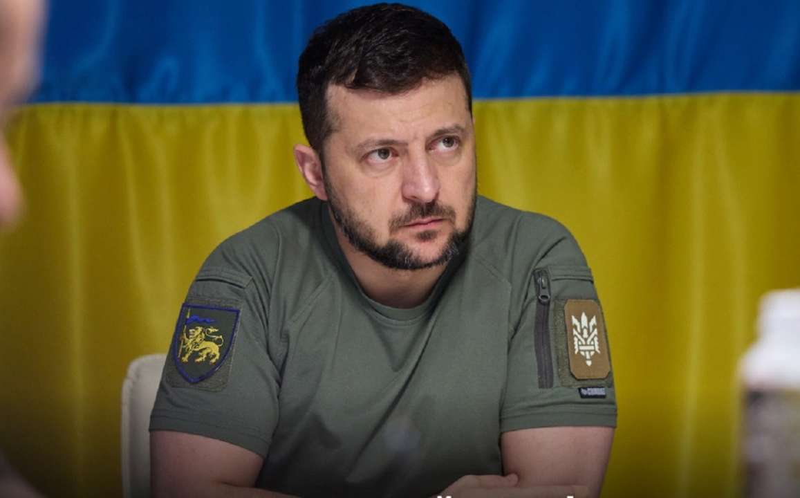 Зеленский призвал эвакуироваться с Донбасса