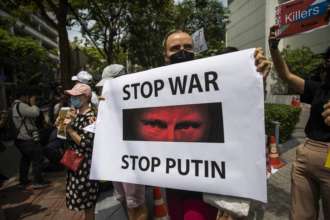 В ГУР рассказали, когда случится бунт в россии / Фото: Lauren DeCicca/Getty Images Протест против путина