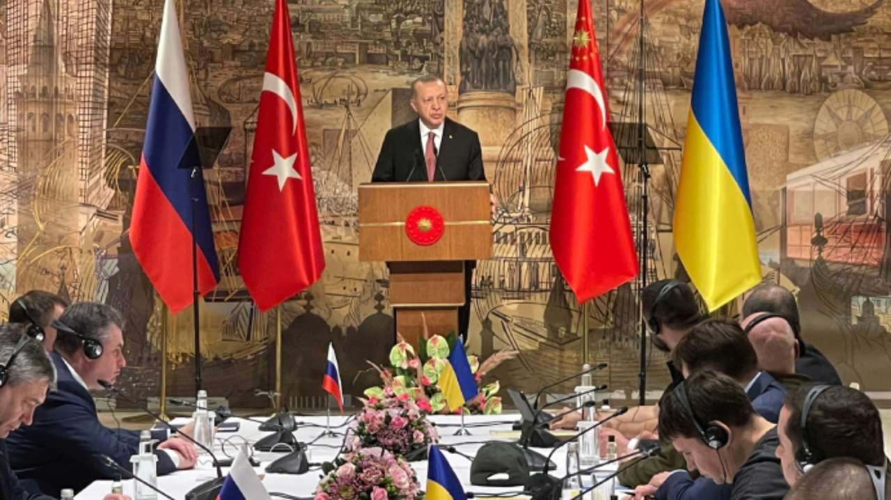 У Туреччині розпочалась зустріч української та російської делегацій/Фото: Офіс президента Перед початком переговорів виступив президент Туреччини