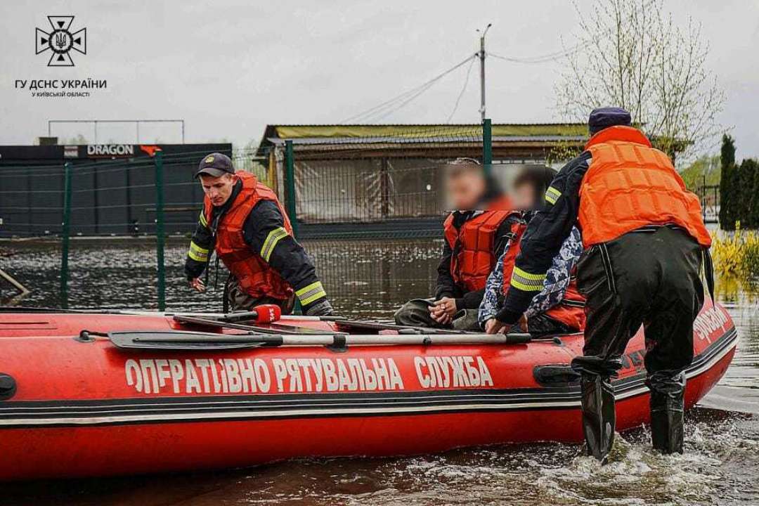 Рекордне підняття рівня води зафіксували у трьох областях: які регіони під загрозою