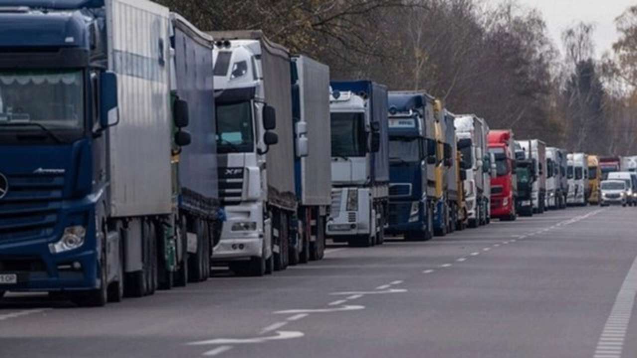 Киев просит Варшаву и Брюссель прекратить новую дискриминацию украинских автоперевозчиков