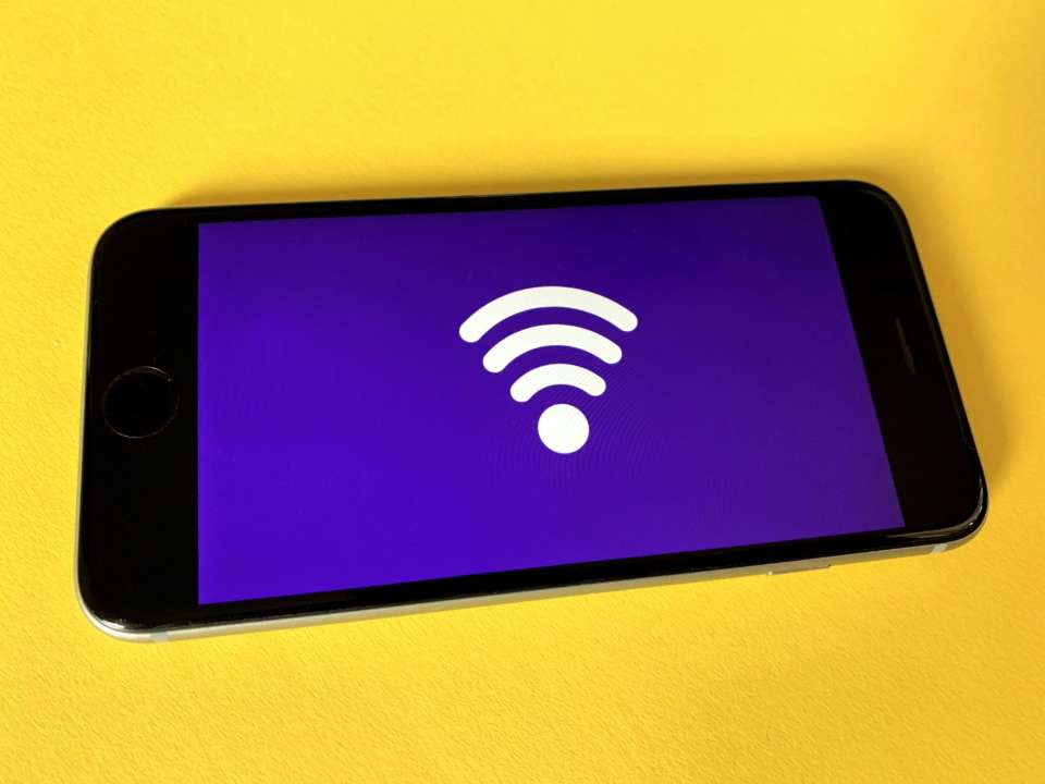 Как ускорить работу домашнего Wi-Fi/Фото: unsplash 4 шага, которые ускорят работу домашнего Wi-Fi
