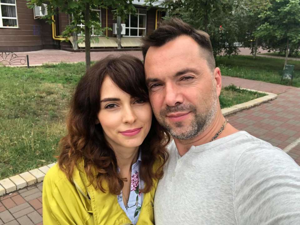 Анастасия Арестович назвала любимое блюдо своего любимого/Фото: Facebook Вовсе не деликатес: жена Алексея Арестовича назвала любимое блюдо мужа