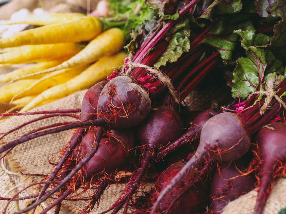Які продукти виводять токсини з печінки