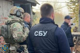 СБУ задержала трех "черных оружейников"/Фото: СБУ СБУ задержала трех "черных оружейников"/Фото: СБУ