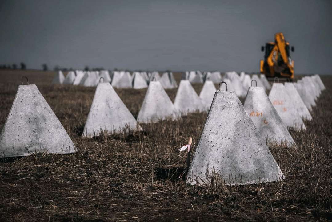 Будівництво оборонних споруд у 5 областях добігає завершення/Фото: Віктор Микита На п'яти напрямках будівництво оборонних фортифікацій підходить до завершення — Міноборони