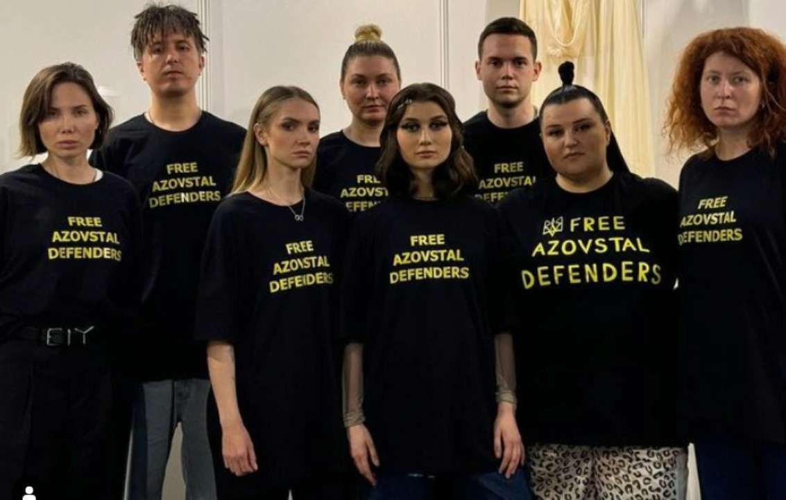 аІуоnа аІуоnа и Jerry Heil /фото: instagram alyona.alyona.official аІуоnа аІуоnа и Jerry Heil просят об освобождении пленных на Евровидении