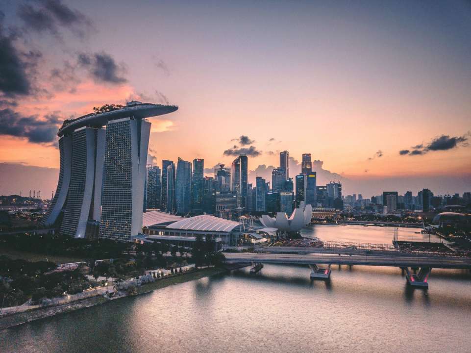 Фото: Unsplash/Автор - Swapnil Bapat Британская пара отсидит в тюрьме за нарушение карантина в Сингапуре