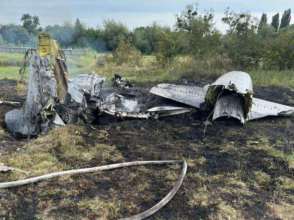 ДБР розслідує обставини зіткнення: особлива увага буде приділена вивченню технічного стану літаків, дотриманню правил підготовки до польотів. Фахівці проведуть ретельну діагностику "чорних ящиків" ДБР розслідує обставини зіткнення: особлива увага буде приділена вивченню технічного стану літаків, дотриманню правил підготовки до польотів. Фахівці проведуть ретельну діагностику "чорних ящиків"