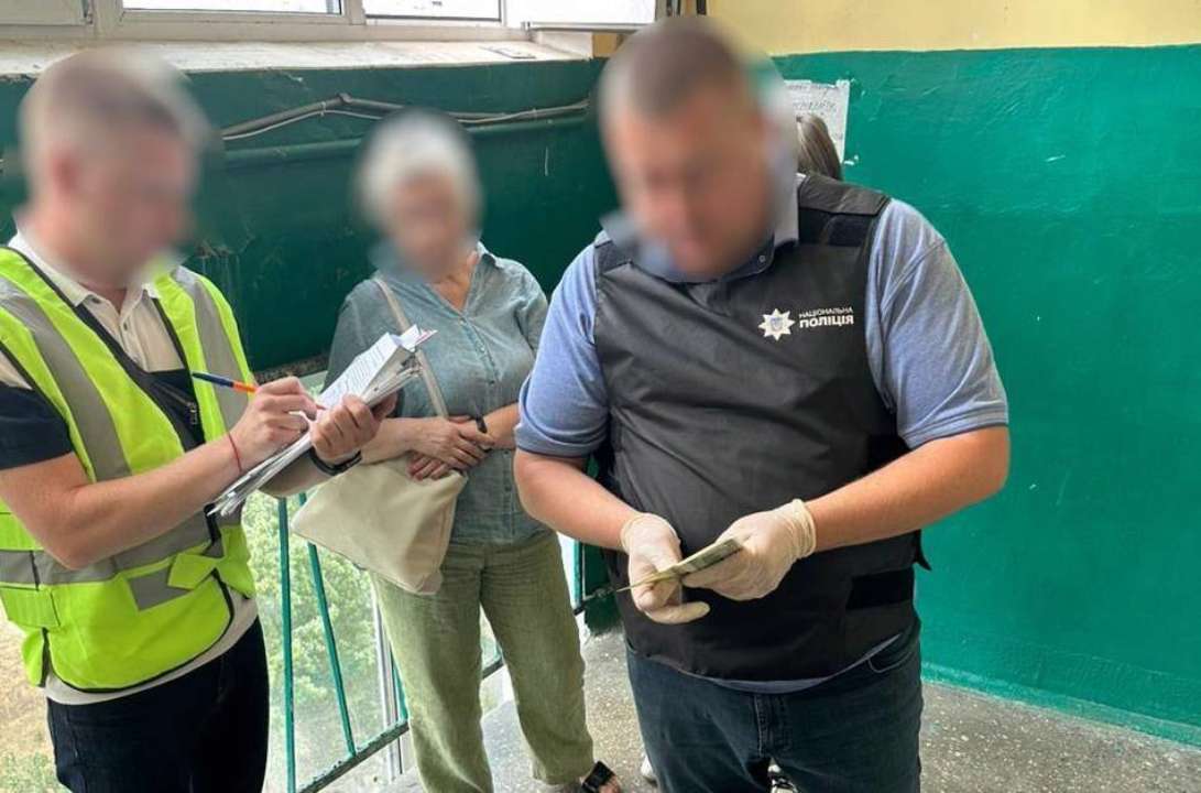 В Киеве сотрудника ВВК попалась на взятке / Фото: t.me/pgo_gov_ua