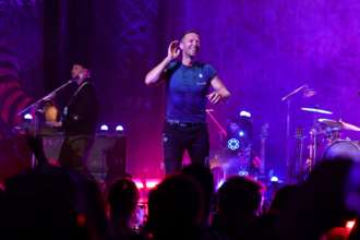 Группа Coldplay и Святослав Вакарчук вместе спели хит "Обійми"/Фото: Getty Images Coldplay