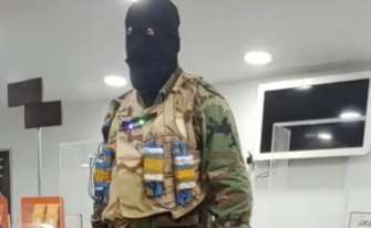 В Грузии задержали захватчика банка/Фото: скриншот В Грузии задержали захватчика банка/Фото: скриншот