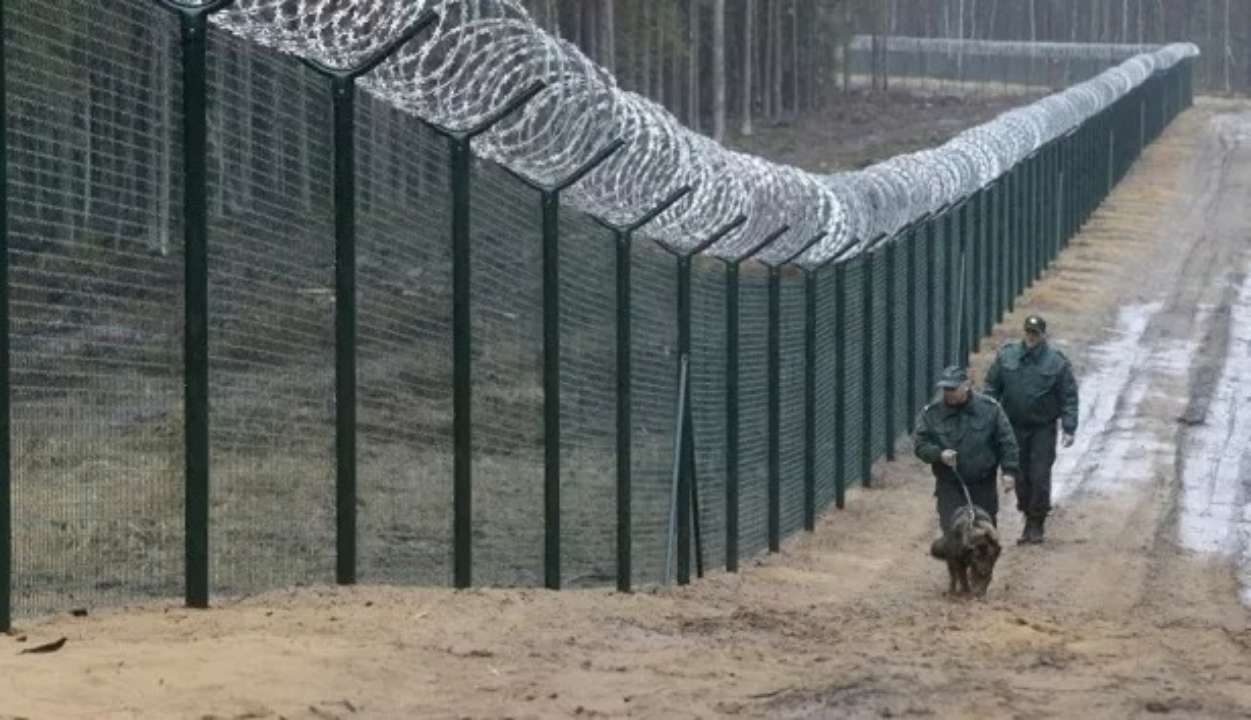 Країни Балтії побудують оборонні споруди на кордоні з білоруссю та росією естонія, латвія та литва захистять кордон із росією