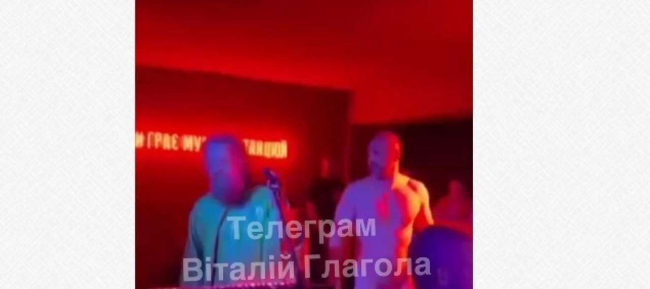 На Драгобраті пройшов епатажний концерт гурту "Хамерман знищує віруси" хамерман драгобрат гола вечірка