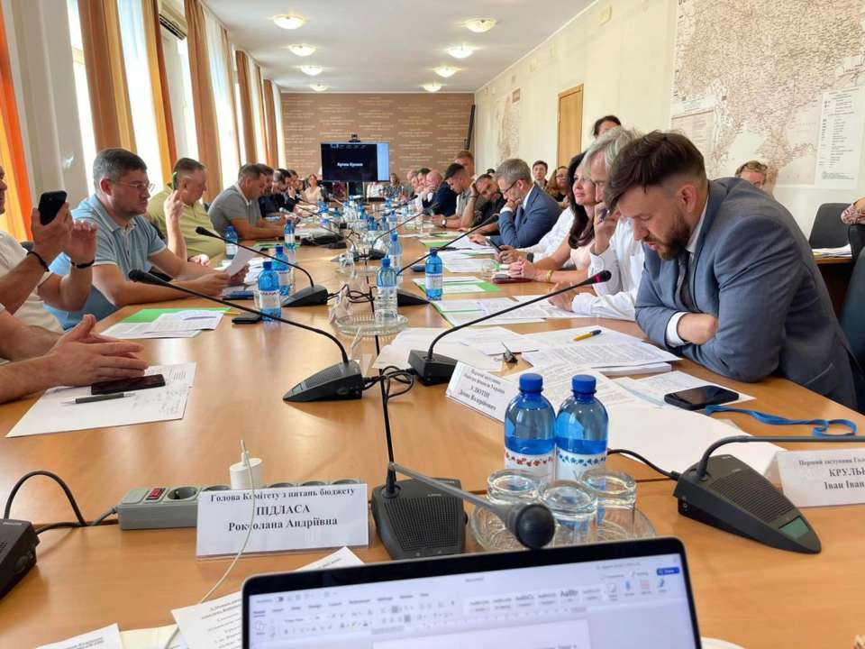 Такие рекомендации должна принять Верховная Рада своим большинством (226 голосов) Такие рекомендации должна принять Верховная Рада своим большинством (226 голосов)