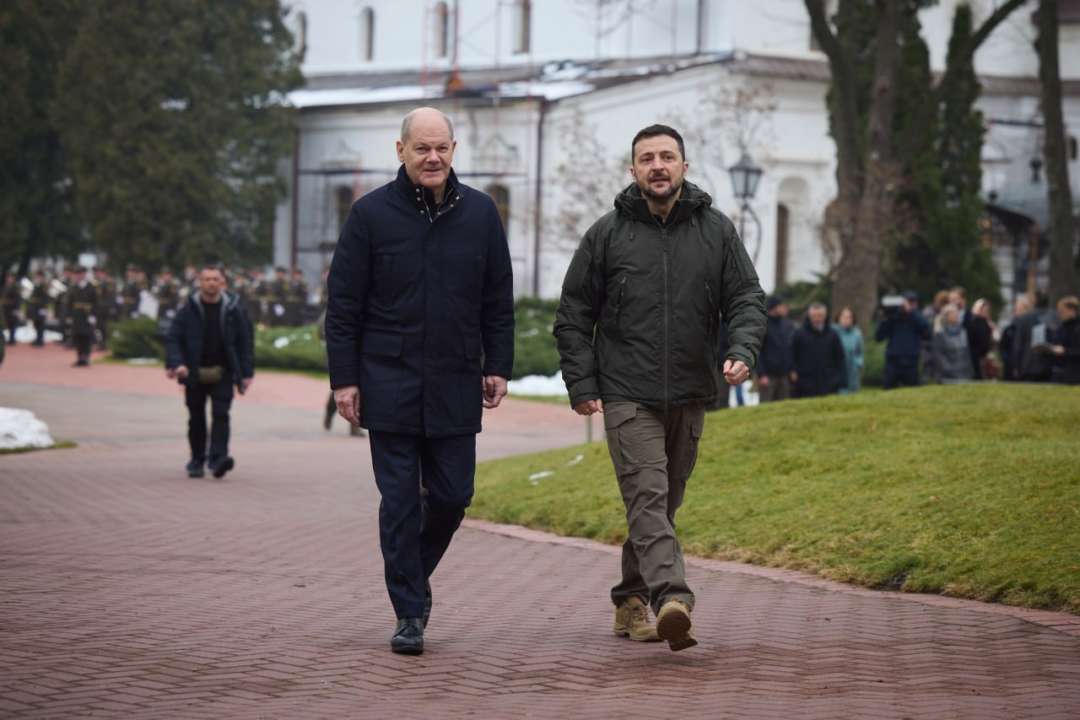 Власть ФРГ будет рядом с украинским народом – так долго, сколько это потребуется Власть ФРГ будет рядом с украинским народом – так долго, сколько это потребуется