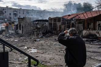 В ДСНС розповіли про наслідки російського терору за останні 11 днів/Фото: Carl Court/Getty Images Понад 190 ударів: у ДСНС розповіли подробиці російського терору за останні 11 днів