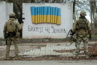 Военные показали разрушенный Бахмут с высоты птичьего полета/Фото: Getty Images Военные показали разрушенный Бахмут с высоты птичьего полета/Фото: Getty Images