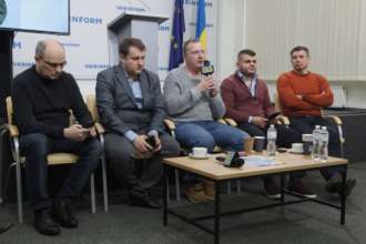 Населення – 41%, це податок на доходи фізичних осіб. 9% – акцизний збір, який в принципі теж платить населення як кінцевий споживач підакцизної продукції. 19% – податок на додану вартість для товарів і послуг, вироблених в Україні Населення – 41%, це податок на доходи фізичних осіб. 9% – акцизний збір, який в принципі теж платить населення як кінцевий споживач підакцизної продукції. 19% – податок на додану вартість для товарів і послуг, вироблених в Україні