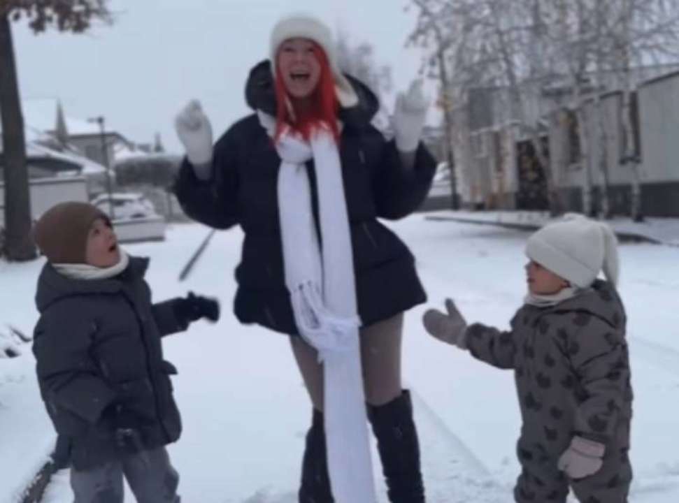 Светлана Тарабарова с детьми / Фото: instagram.com/tarabarova Звезды засыпали соцсети зимними фото: как украинские знаменитости встретили первый снег