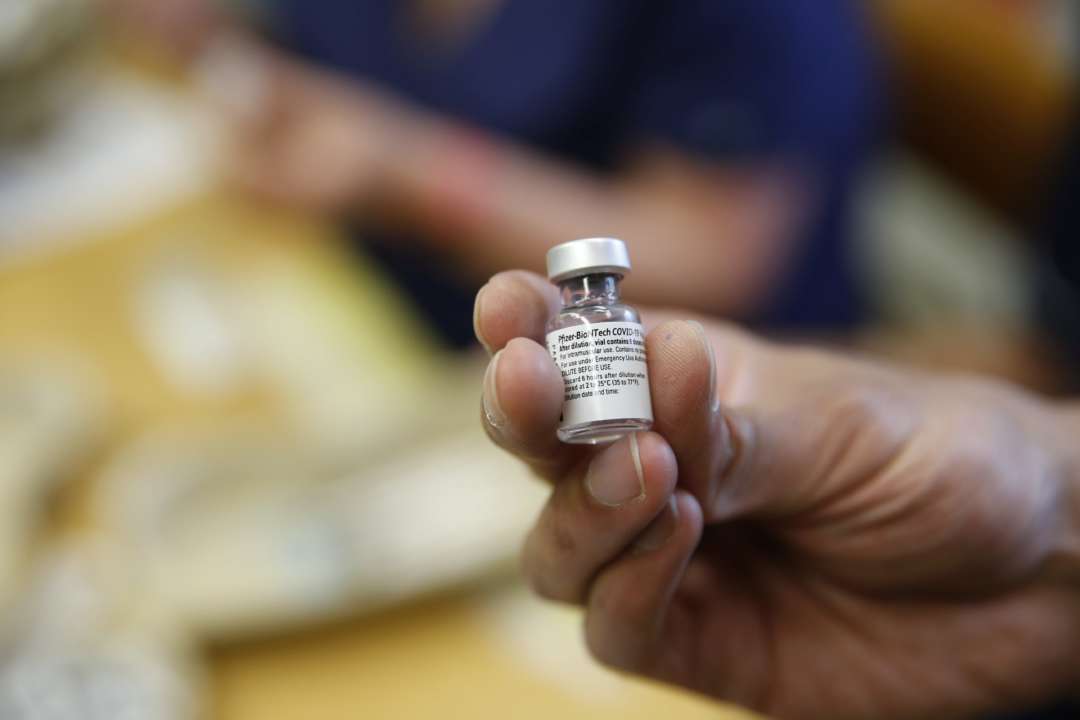 Фото: Getty Images/Автор — Hollie Adams В Україну доставлять нову партію вакцини Pfizer — ЮНІСЕФ