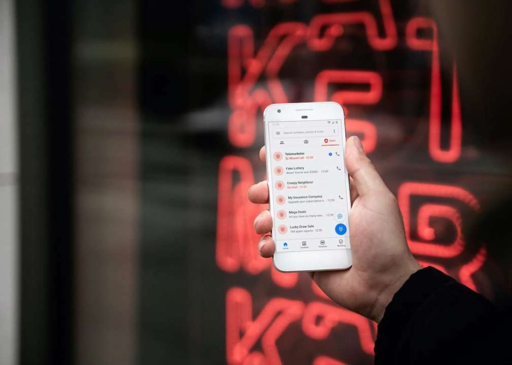 Как отказаться от спам-смс на телефоне / Фото: Unsplash Как заблокировать смс-спам на iPhone и Android: пошаговая инструкция