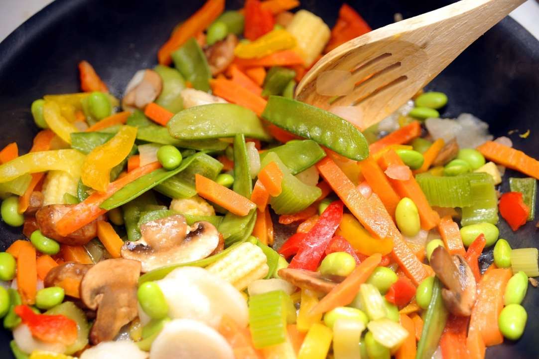 Салат зі стручковою квасолею і картоплею/Фото: pixabay Сезонний салат зі стручковою квасолею і картоплею: покроковий рецепт