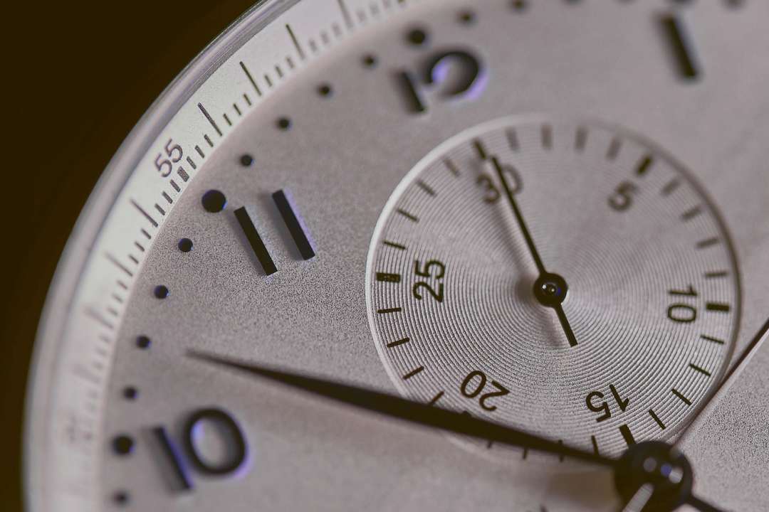 Photo by Agê Barros on Unsplash Годинники світу: де переводять і де відміняють перехід на літній час