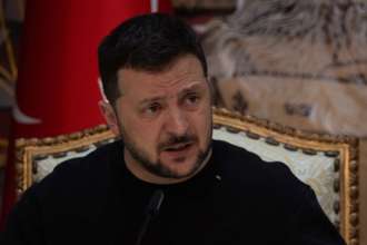 Зеленский заявил, что ему не нужны "примитивные" идеи от Трампа по прекращению войны/Фото: Getty Images Зеленский заявил, что ему не нужны "примитивные" идеи от Трампа по прекращению войны/Фото: Getty Images