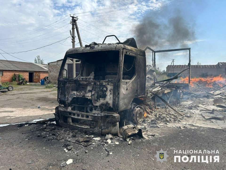Ще двоє співробітників організації, 35 та 41 рік, зазнали осколкових поранень і мінно-вибухових травм Внаслідок обстрілу місії МКЧХ загинули троє чоловіків: розпочато розслідування