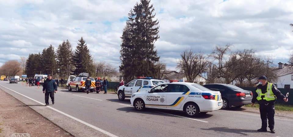 Фото: Полиция Ивано-Франковской области Смертельное ДТП на Прикарпатье: автобус и легковушка столкнулись лоб в лоб