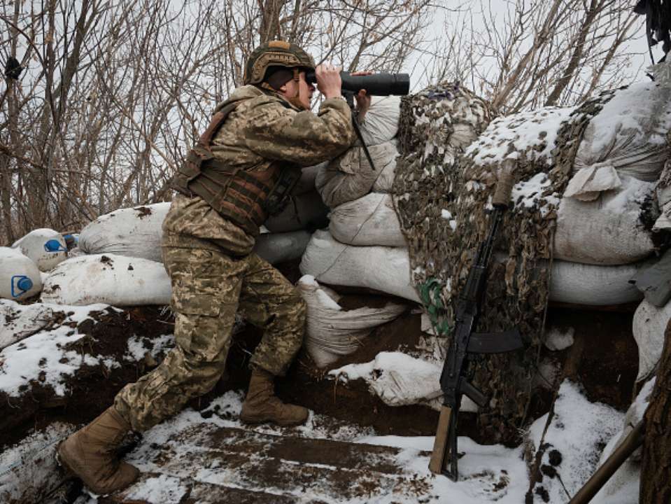 Оккупанты не оставляют попыток полностью захватить Бахмут/Фото: Gaelle Girbes/Getty Images Оккупанты пытаются взять под полный контроль город Бахмут – сводка Генштаба