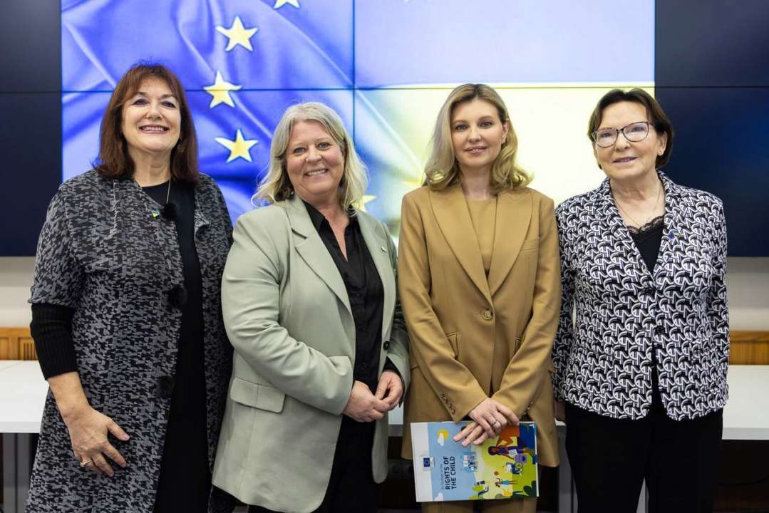 Украинцы хотят быть родителями, хотят создавать семьи и заботиться о них Украинцы хотят быть родителями, хотят создавать семьи и заботиться о них