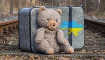 С временно оккупированной Херсонщины удалось вернуть еще одну украинскую семью/Фото: ukrinform Из оккупированной части Херсонщины вернули семью с тремя детьми