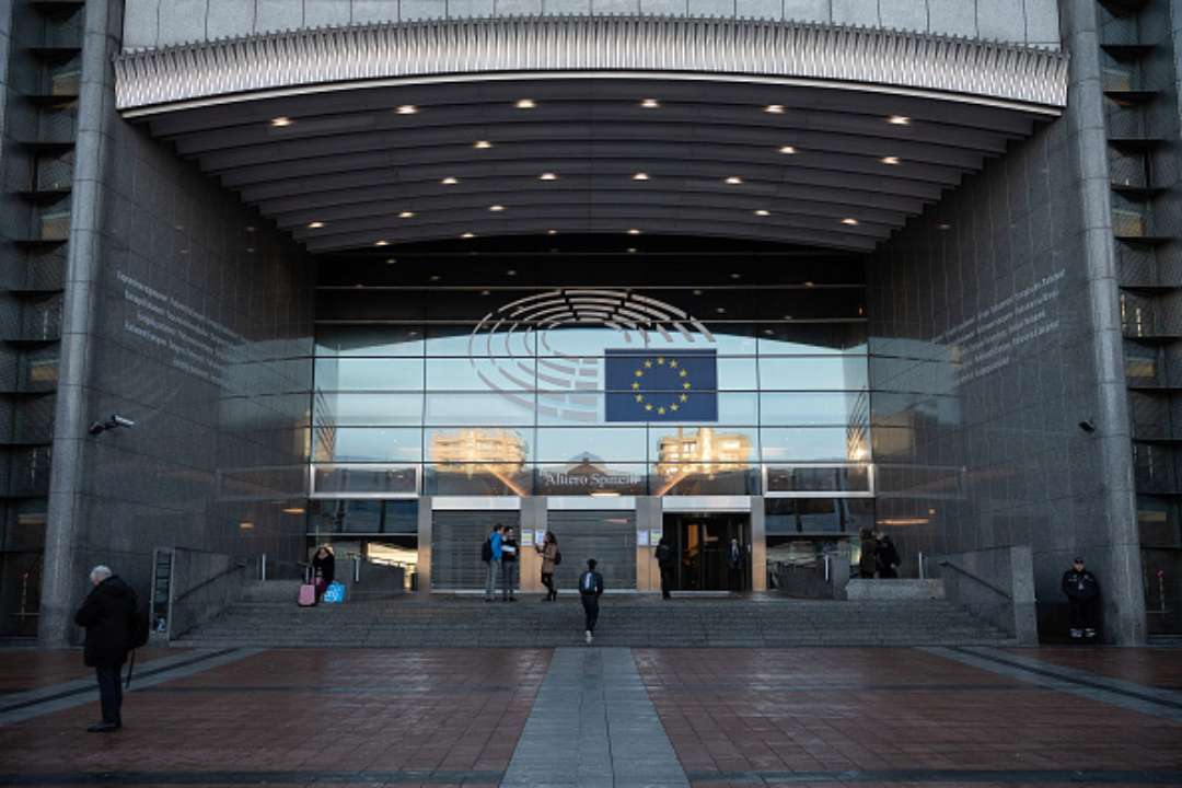 Европарламент может передать Украине конфискованную бронетехнику, которая направлялась в Ливию