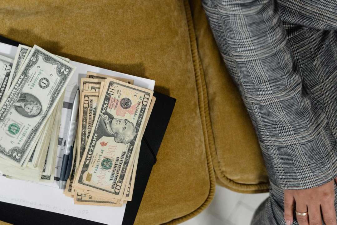 Долар, як і раніше, знижений у ціні