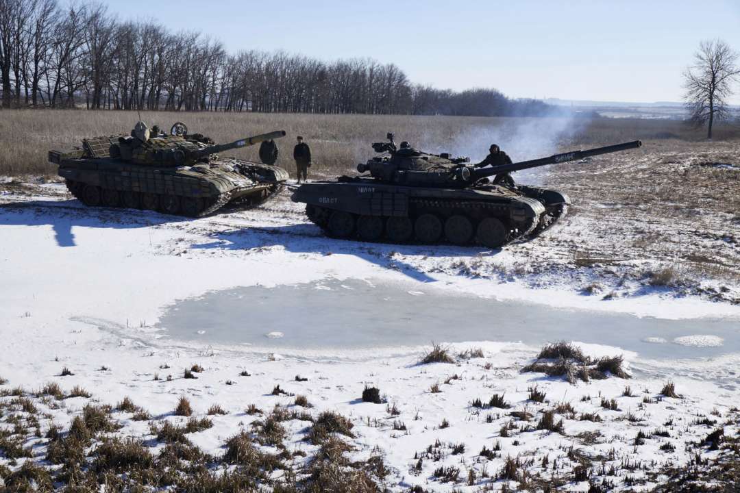 На Донбассе боевики разместили сотню танков и артиллерию за линией разведения – ОБСЕ