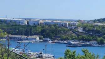 Всі підводні човни росії вийшли в Чорне море. Фото: Радіо Свобода Російські підводні лодки у Севастополі