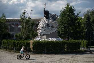 С начала вторжения рф в Украине погибли 288 детей/Фото: Getty Images Ребенок