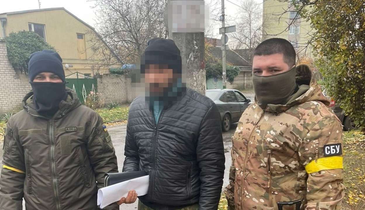 Добровільно вступили до лав окупантів: СБУ затримала у Херсоні двох зрадників/Фото: СБУ