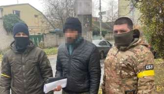 Добровільно вступили до лав окупантів: СБУ затримала у Херсоні двох зрадників/Фото: СБУ Добровільно вступили до лав окупантів: СБУ затримала у Херсоні двох зрадників/Фото: СБУ